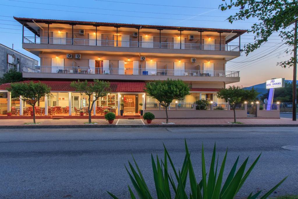 Hotel Grekas Nei Pori Zewnętrze zdjęcie