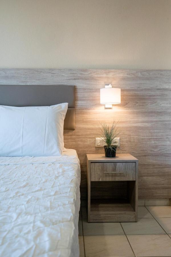 Hotel Grekas Nei Pori Zewnętrze zdjęcie