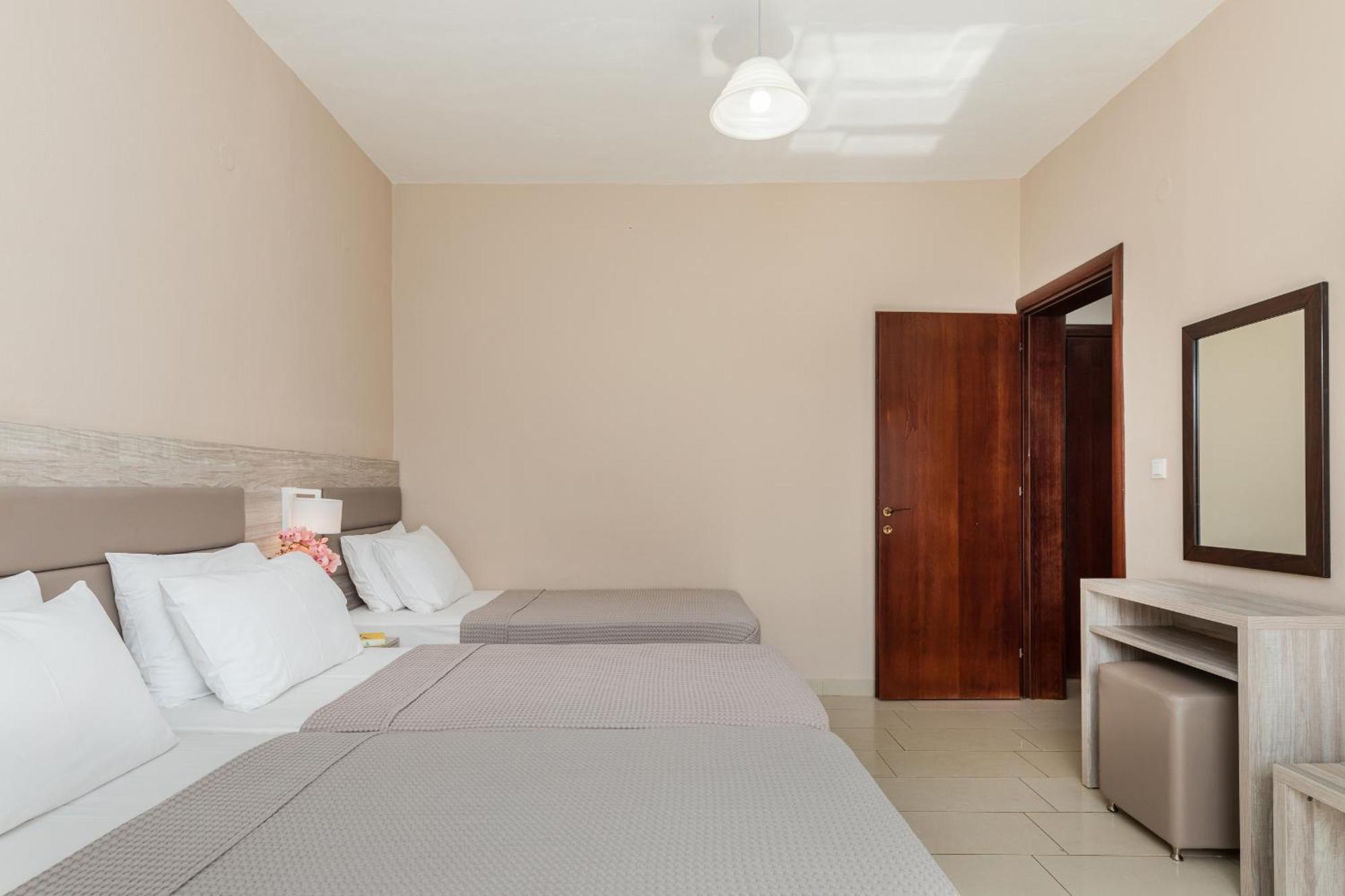 Hotel Grekas Nei Pori Zewnętrze zdjęcie