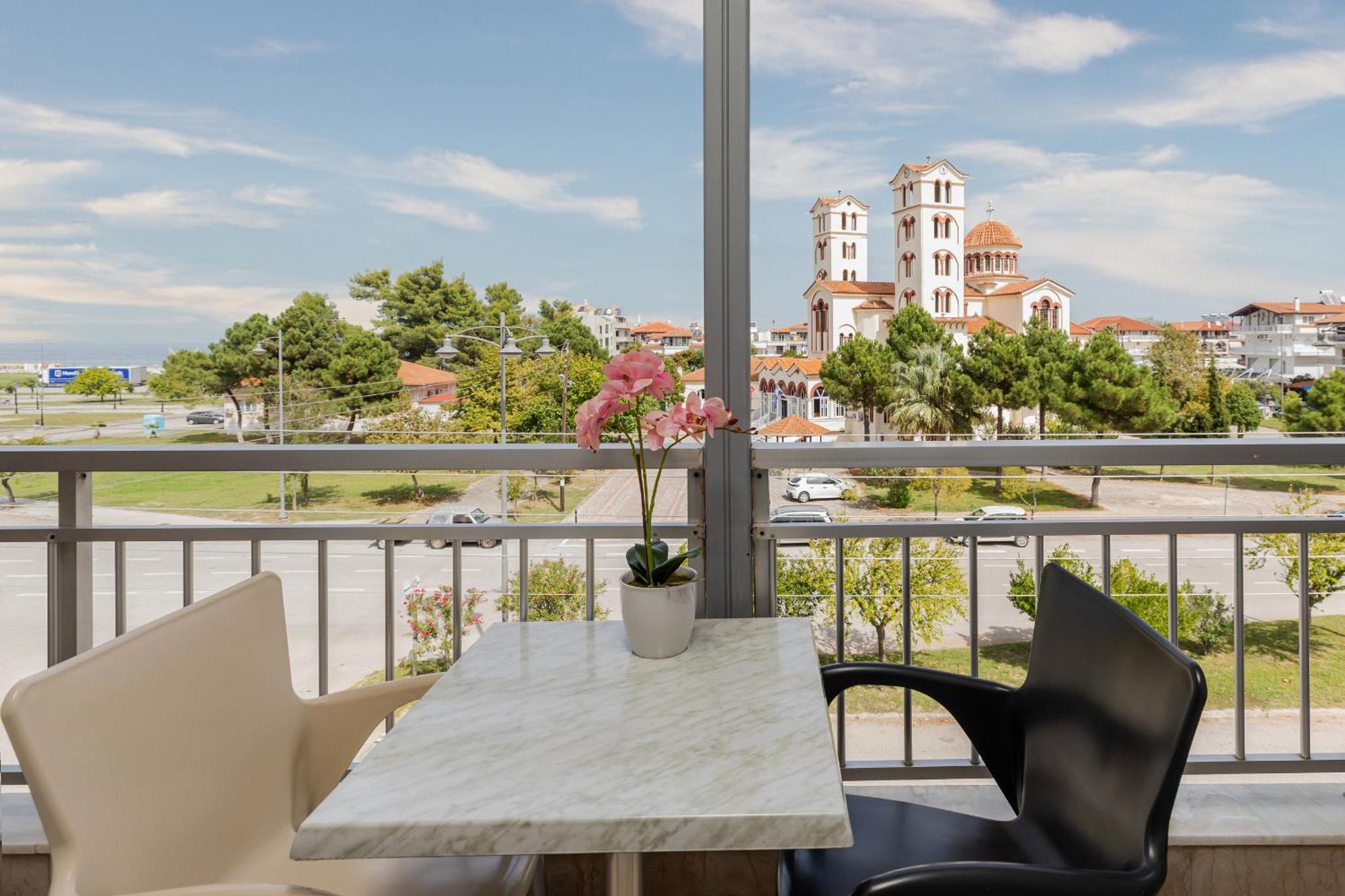 Hotel Grekas Nei Pori Zewnętrze zdjęcie