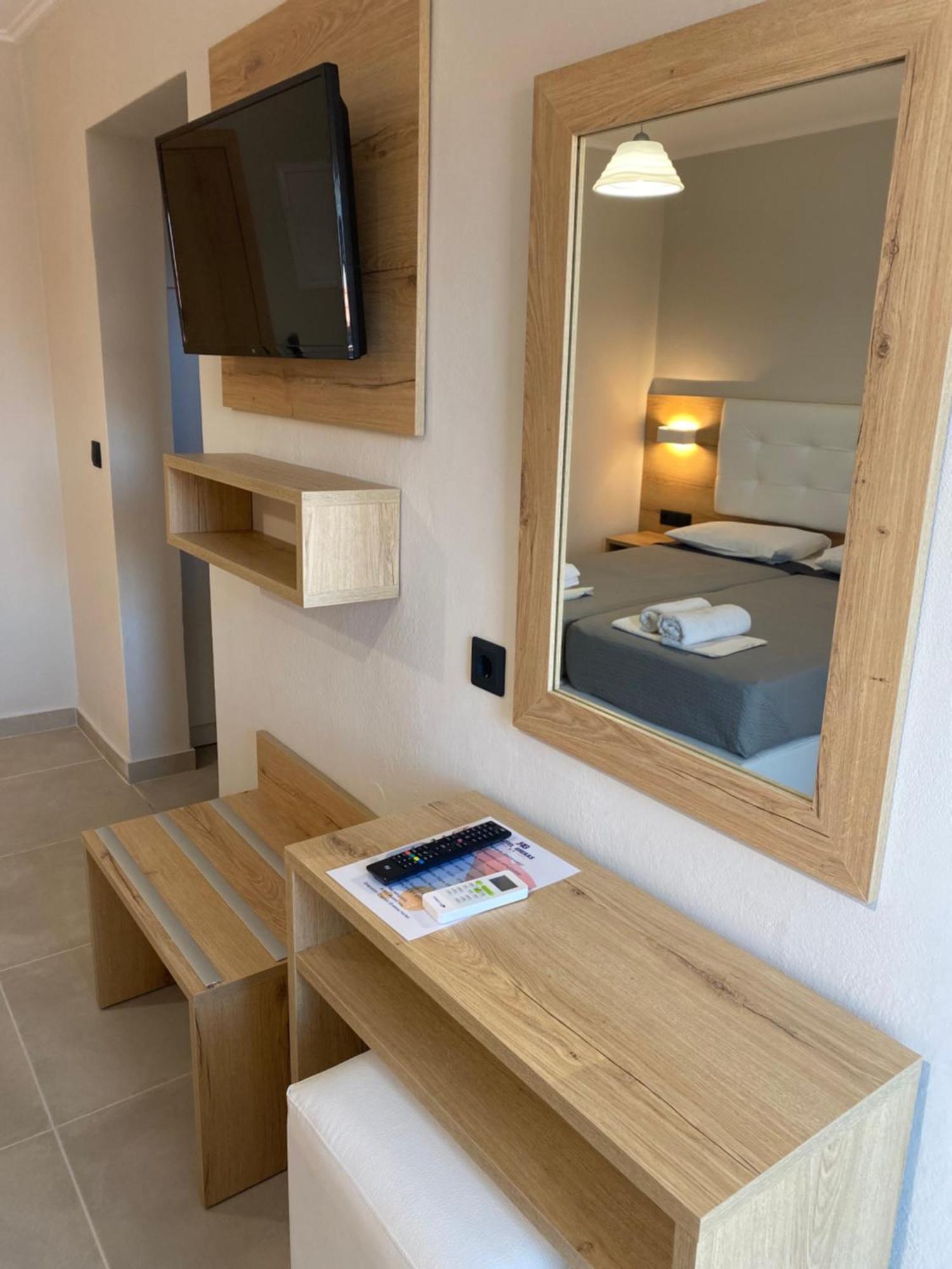 Hotel Grekas Nei Pori Zewnętrze zdjęcie