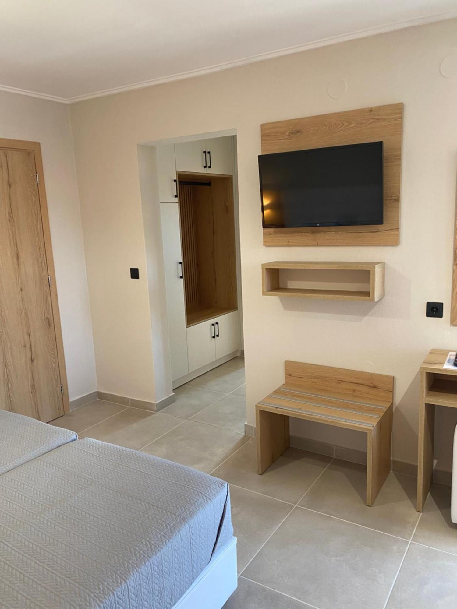 Hotel Grekas Nei Pori Zewnętrze zdjęcie